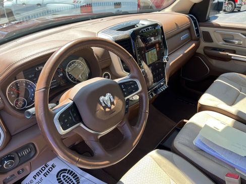 Used 2019 RAM 1500 Laramie AWD/4WD image 8
