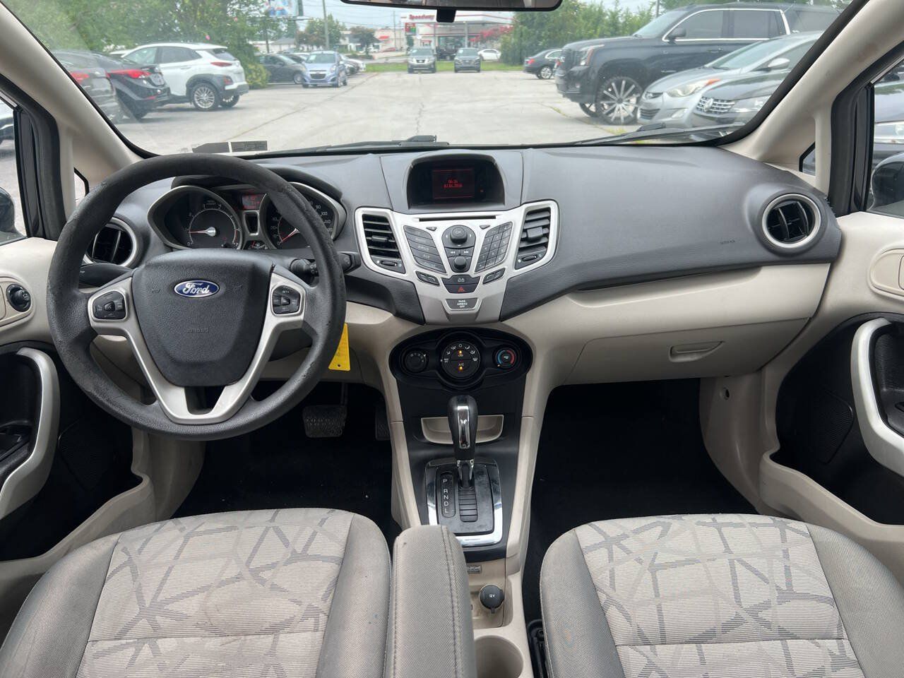 Used 2013 Ford Fiesta SE FWD image 14