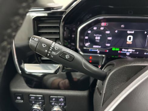 Used 2025 GMC Sierra 2500 SLT w/ SLT Premium Package image 37