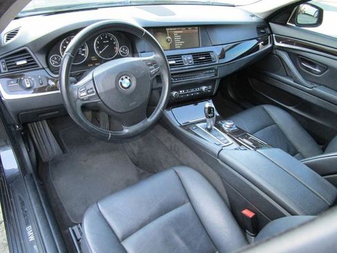 Used 2011 BMW 528i Sedan image 3