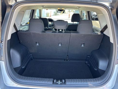 Used 2025 Kia Soul LX w/ LX Technology Package FWD image 30