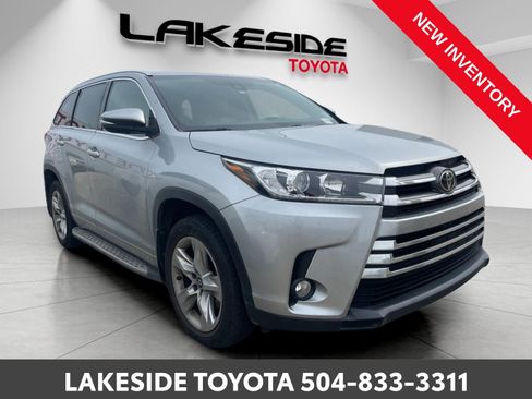 Certified 2017 Toyota Highlander Limited image 9