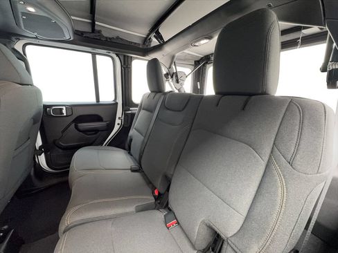 Used 2025 Jeep Wrangler Unlimited Sport AWD/4WD image 23