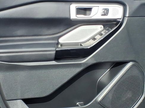 Certified 2023 Ford Explorer Platinum w/ Technology Package image 22