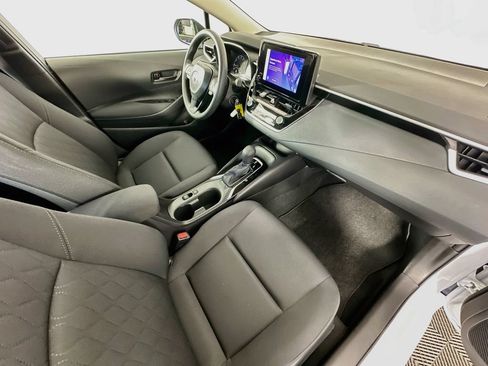 Used 2025 Toyota Corolla LE FWD image 28