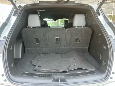 Used 2024 Buick Enclave Premium image 7