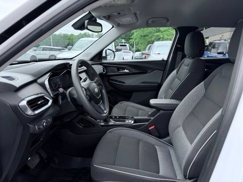 Used 2022 Chevrolet TrailBlazer LT w/ Convenience Package FWD image 15