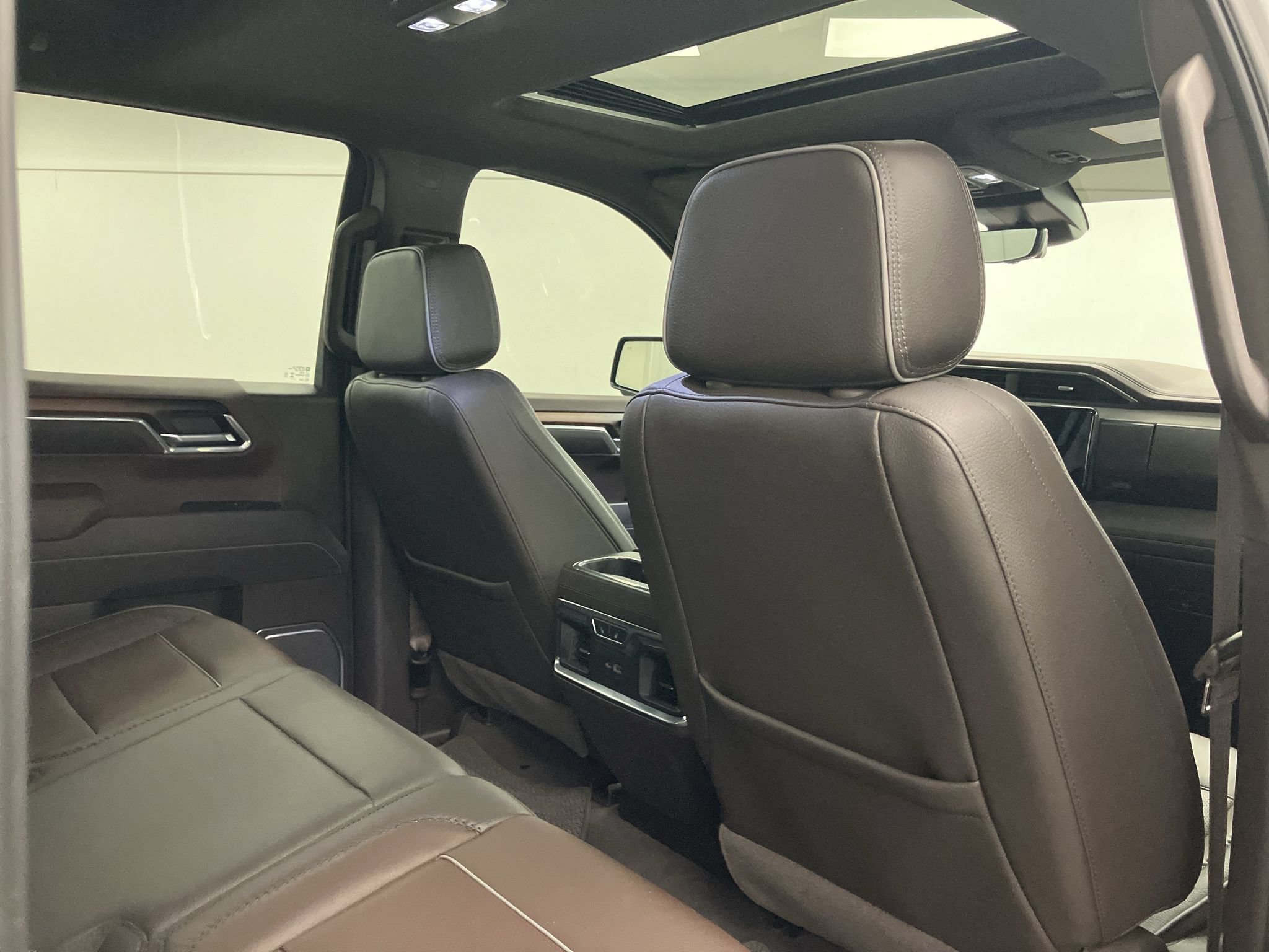 Used 2025 GMC Sierra 1500 Denali w/ Denali Reserve Package AWD/4WD image 17