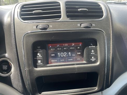 Used 2018 Dodge Journey SXT w/ Blacktop Package image 12