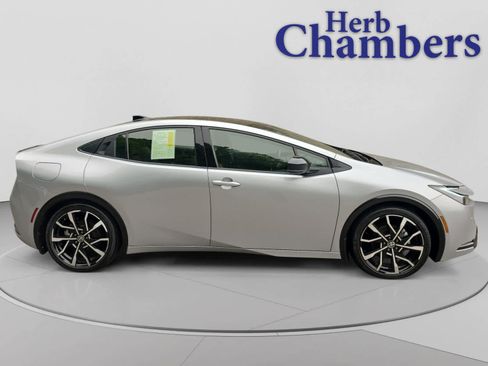 Used 2024 Toyota Prius Prime FWD image 11