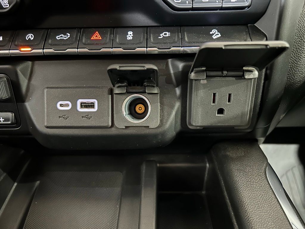 Used 2020 GMC Sierra 1500 AT4 w/ AT4 Premium Package AWD/4WD image 38