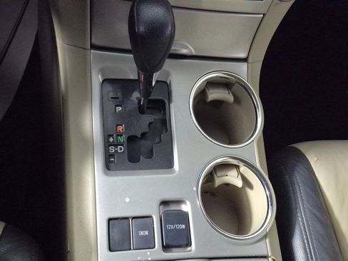 Used 2013 Toyota Highlander FWD image 16