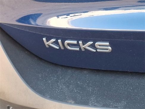 Used 2025 Nissan Kicks SR image 31