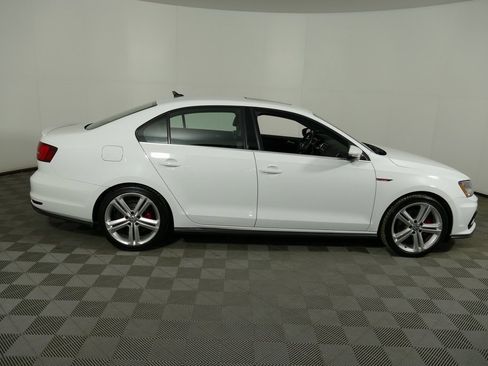 Used 2017 Volkswagen Jetta GLI image 2