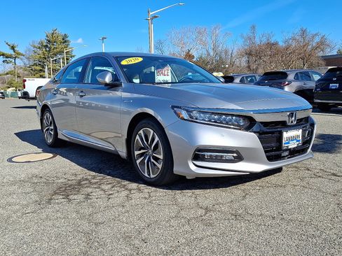 Used 2020 Honda Accord Touring image 3