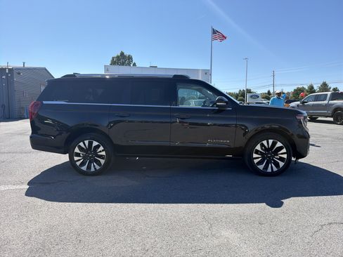 Certified 2025 Ford Expedition Max Platinum w/ Driver's Package AWD/4WD image 2