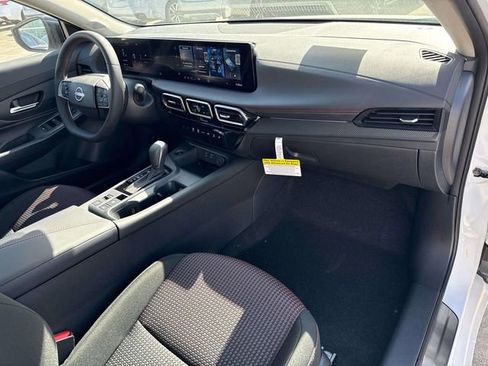 New 2026 Nissan Sentra SR w/ Floor Mat Package FWD image 16