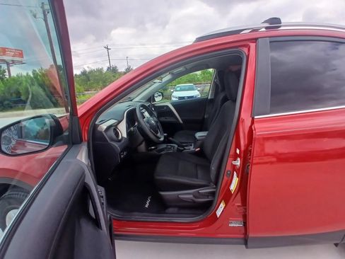 Used 2014 Toyota RAV4 LE FWD image 11