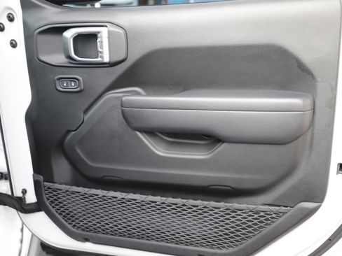 Used 2022 Jeep Gladiator Rubicon w/ Cold Weather Group image 7