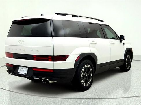 Used 2025 Hyundai Santa Fe SEL FWD image 5