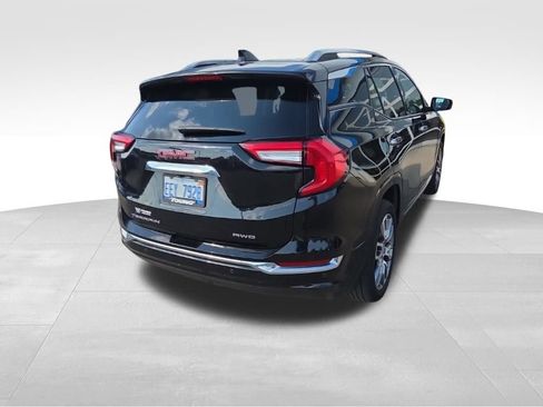Used 2023 GMC Terrain Denali w/ Denali Premium Package AWD/4WD image 4