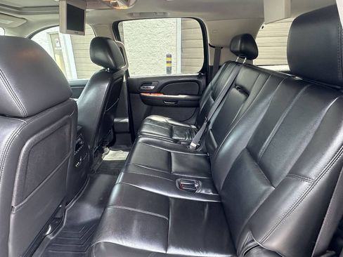 Used 2013 Chevrolet Suburban LTZ AWD/4WD image 24