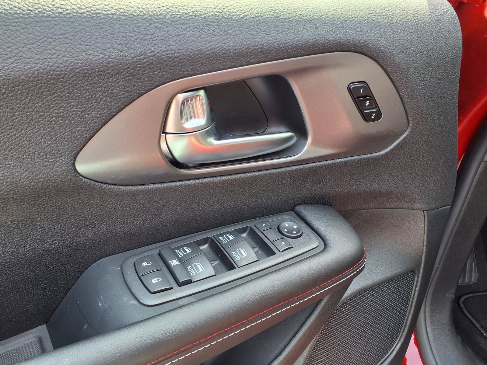 New 2027 Chrysler Pacifica Select FWD image 17