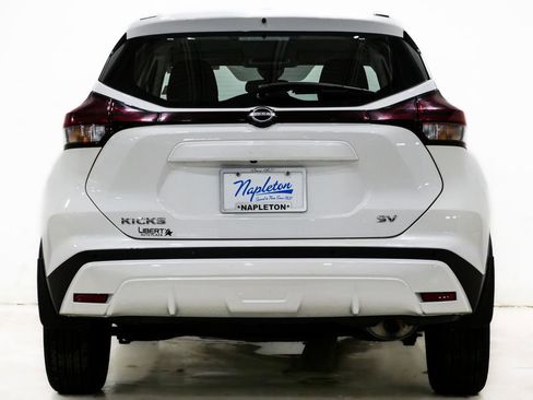 Used 2023 Nissan Kicks SV image 7
