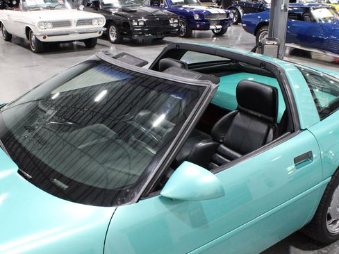Used 1991 Chevrolet Corvette Coupe RWD image 10