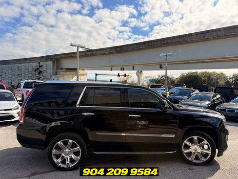 Used 2019 Cadillac Escalade Luxury AWD/4WD image 5