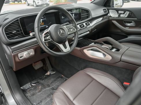 Used 2023 Mercedes-Benz GLS 450 4MATIC image 6