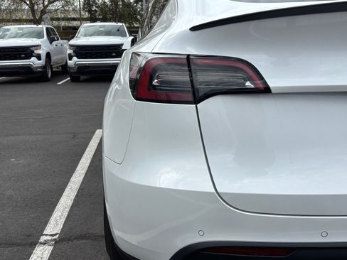 Used 2022 Tesla Model Y Performance AWD/4WD image 7