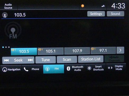 Used 2023 Honda Pilot Touring image 11