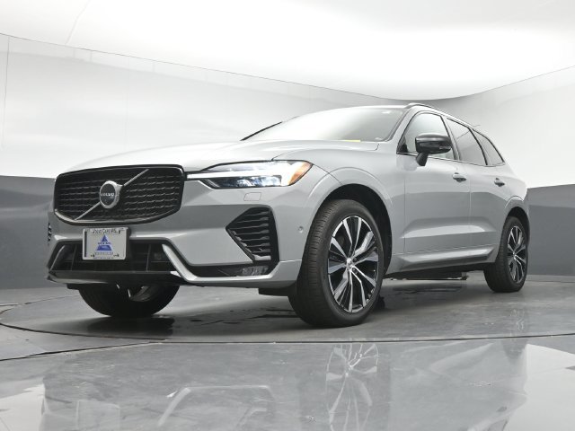 Used 2024 Volvo XC60 B5 Plus w/ Climate Package AWD/4WD image 12