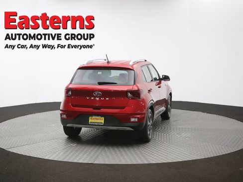 Used 2023 Hyundai Venue Limited FWD image 39