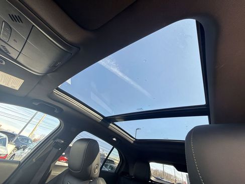 Used 2023 Cadillac XT4 Luxury w/ Cold Weather Package image 21