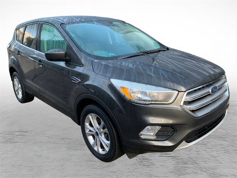Used 2017 Ford Escape SE w/ SE Cold Weather Package AWD/4WD image 8