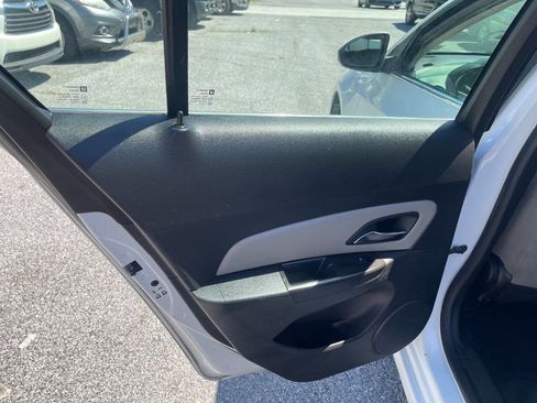 Used 2015 Chevrolet Cruze LT FWD image 16