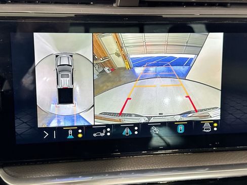 Used 2023 GMC Sierra 1500 Denali w/ Technology Package AWD/4WD image 35