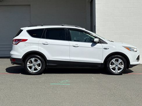 Used 2014 Ford Escape SE w/ Equipment Group 201A image 8