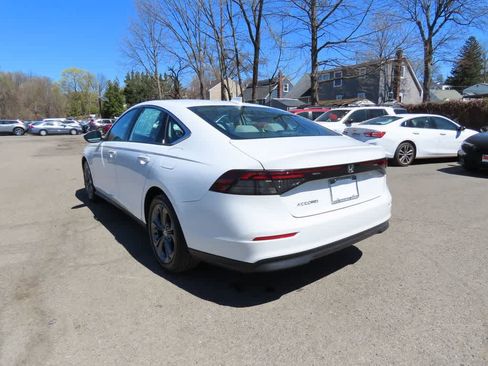 Used 2023 Honda Accord EX image 4
