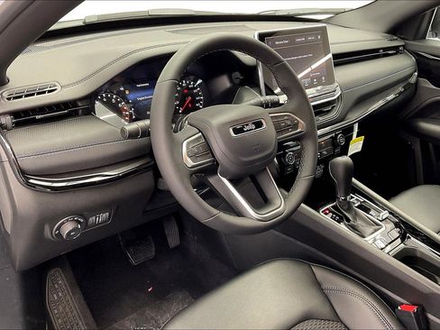 New 2026 Jeep Compass Latitude image 4