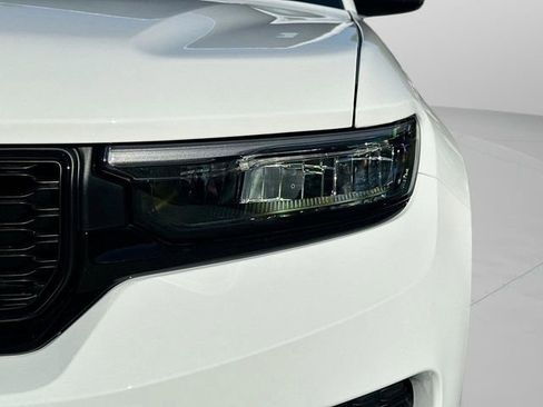 New 2025 Jeep Grand Cherokee Altitude AWD/4WD image 7