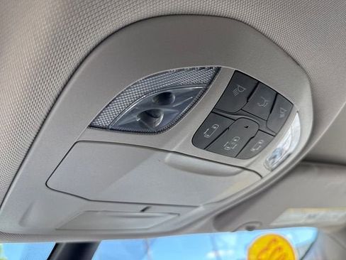 Used 2023 Chrysler Pacifica Touring-L AWD/4WD image 30