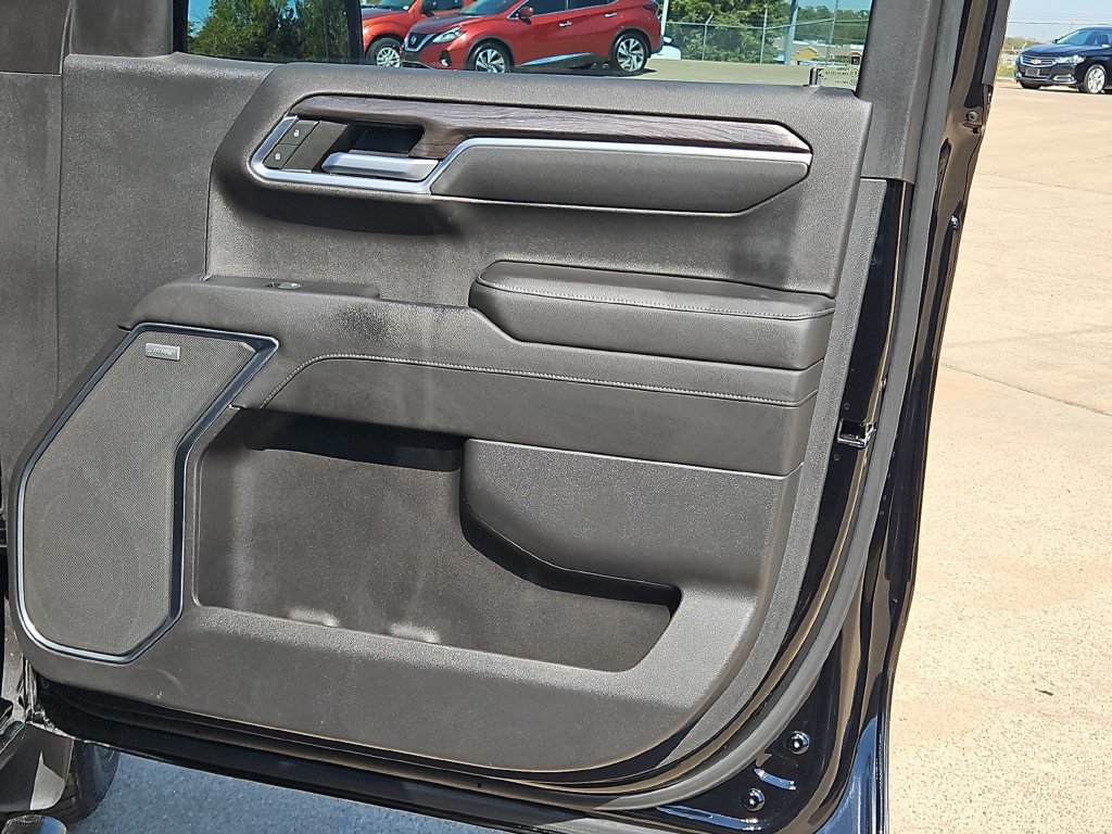 Used 2022 Chevrolet Silverado 1500 LTZ w/ LTZ Convenience Package II AWD/4WD image 31