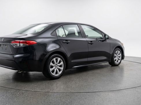 Used 2025 Toyota Corolla LE FWD image 7