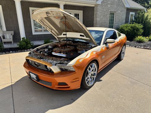 Used 2014 Ford Mustang GT Premium w/ Electronics Package RWD image 26
