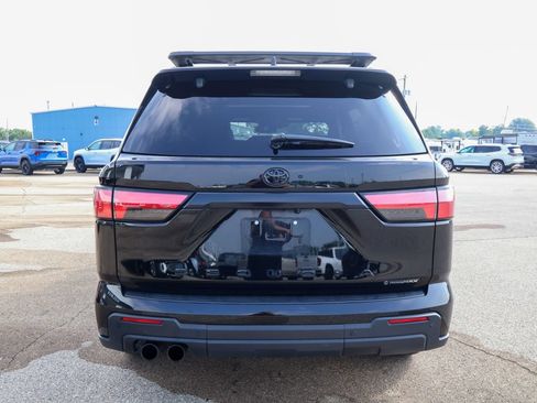 Used 2025 Toyota Sequoia TRD Pro AWD/4WD image 4
