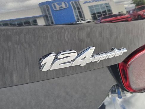 Used 2018 FIAT 124 Spider Abarth RWD image 25