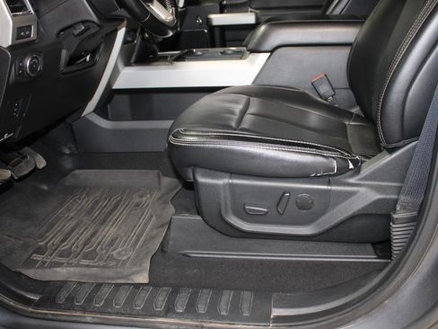 Used 2021 Ford F350 Lariat w/ Chrome Package image 25